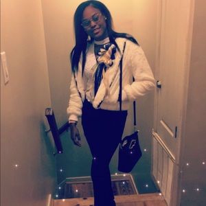 Meet your Posher, Tamia